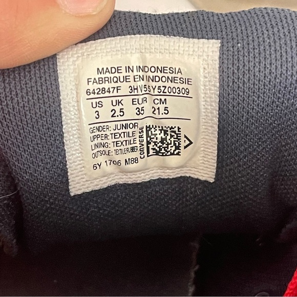 Youth converse all star shoes Sz 3 - Picture 5 of 5